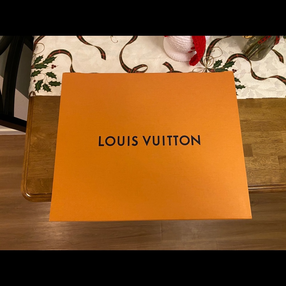 Louis Vuitton Box 14.5 * 17.5 Inches